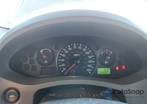 2005 Ford Focus Zx4 из США, поврежденный, VIN 1FAFP34N25W112256